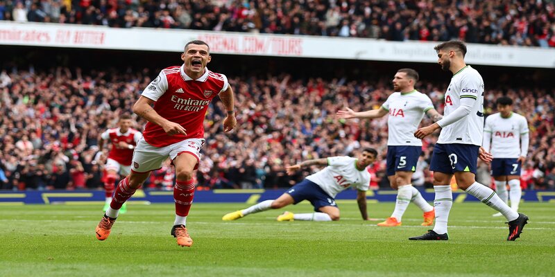 Tottenham Hotspur với Arsenal tạm dẫn đầu sau vòng đấu đêm qua